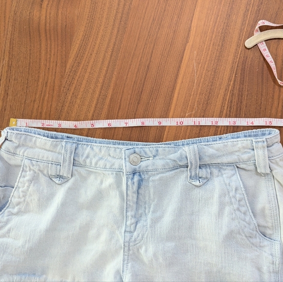 Anthropologie Pilcro Shortie Shorts Frayed Hem Light Wash Low Rise Distressed 27 - Picture 8 of 10